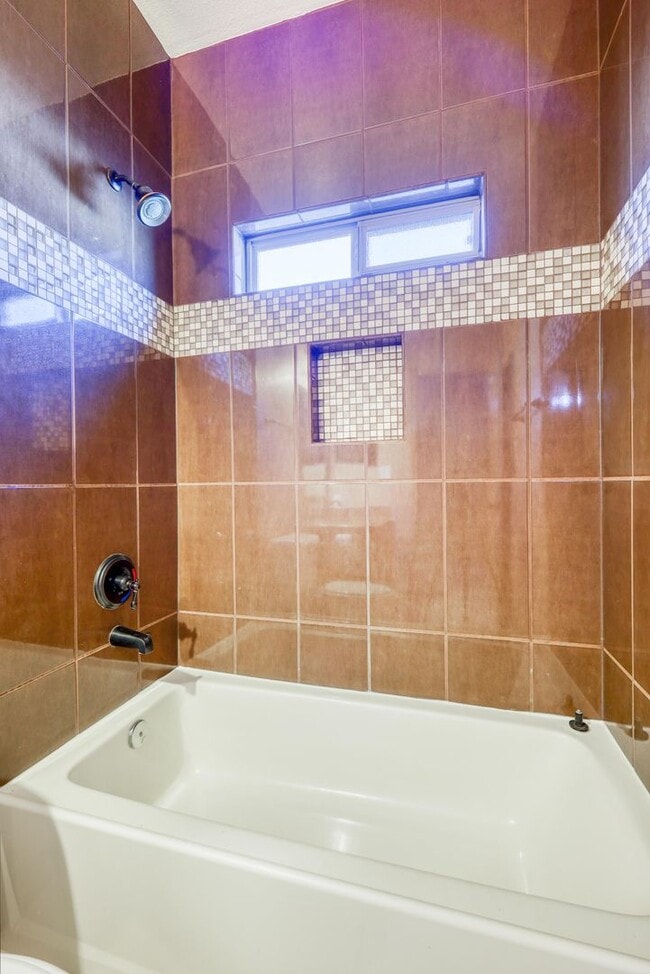 Building Photo - Beautiful 3 bed-2 baths home in 79911