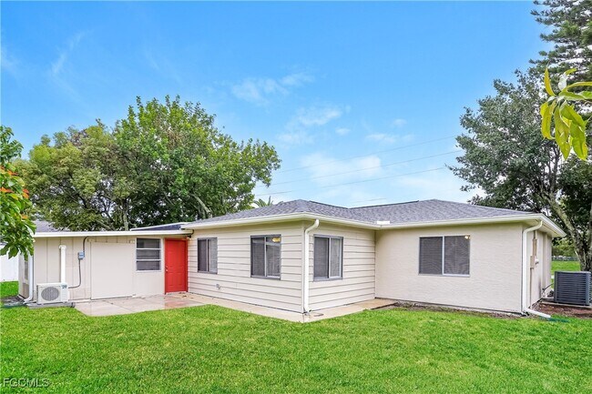 Building Photo - 6830 S Biscayne Dr