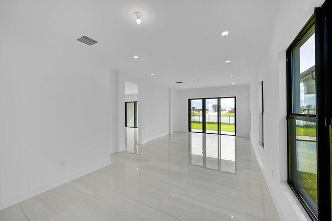 Building Photo - 9979 Migration Pt