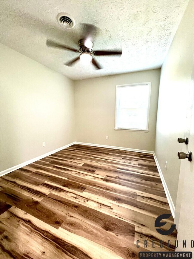 Building Photo - 3529 Torbay Dr