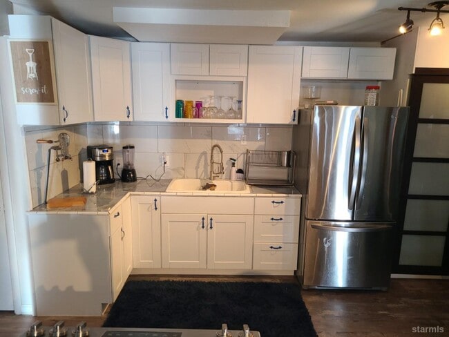 Building Photo - 1150 Fairway Ave