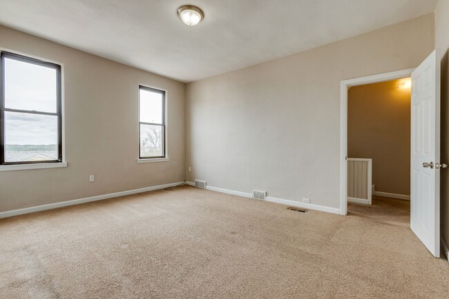 Building Photo - AVAILABLE JUNE 2026 - Spacious 4 Bedroom, 2 Bath Home Minutes from East Carson!