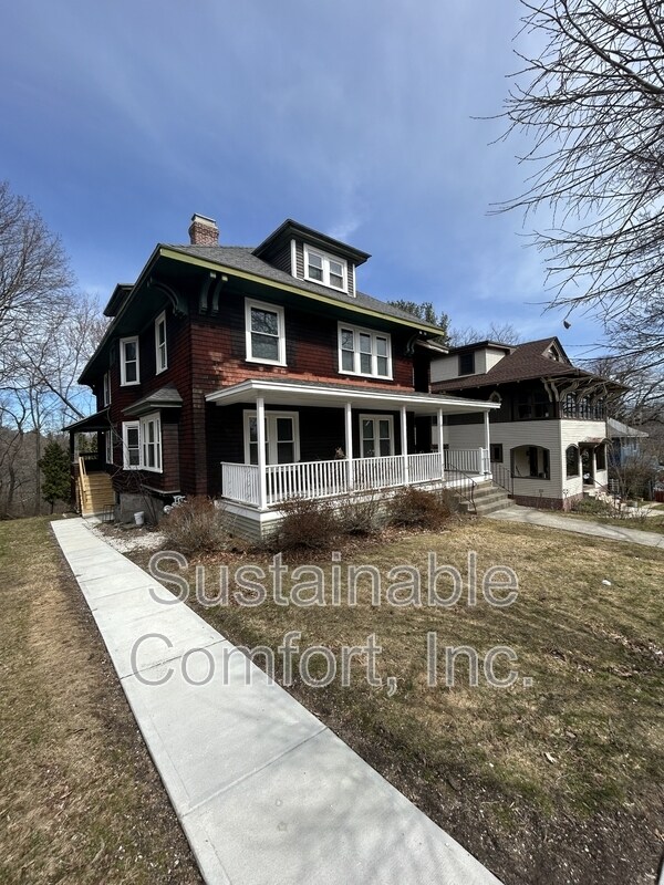 Building Photo - 14 Clearview Ave