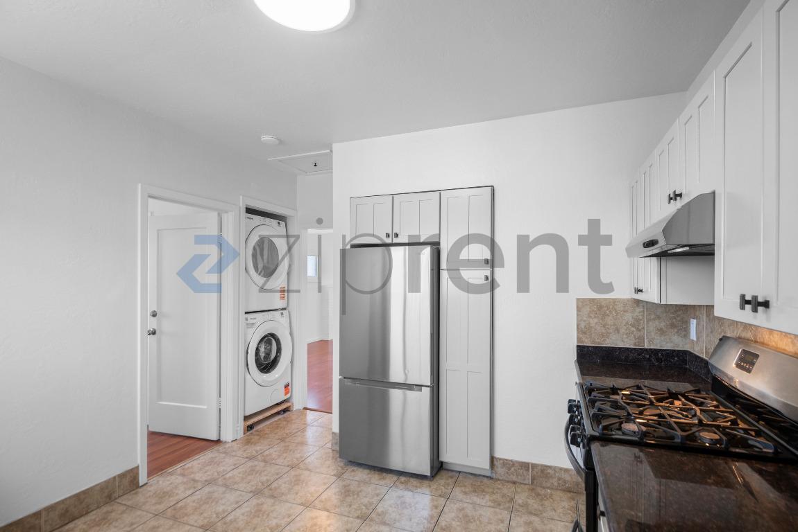 Building Photo - Unit