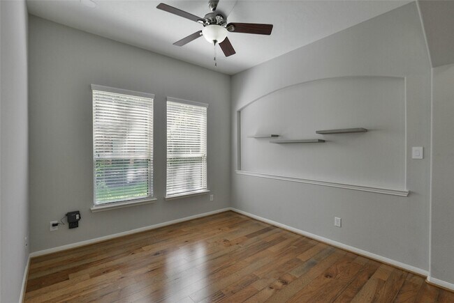 Building Photo - 12218 Valley Lodge Pkwy