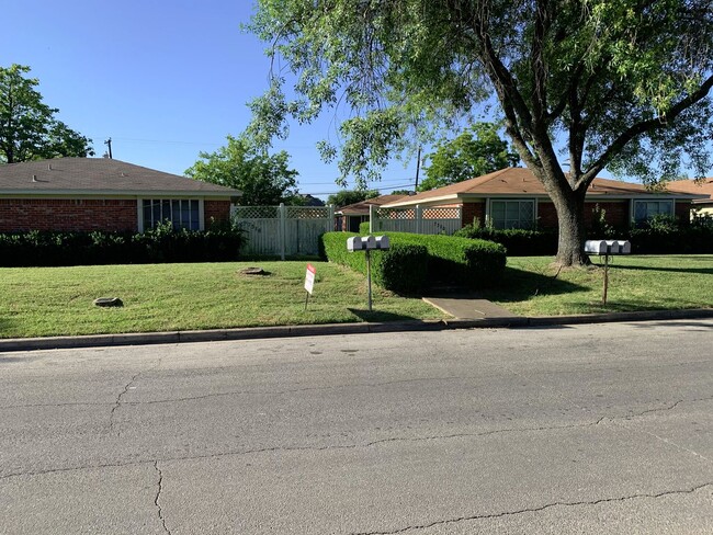 Primary Photo - Duplex