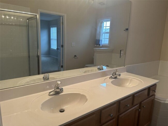 Building Photo - 1620 Halliard Dr