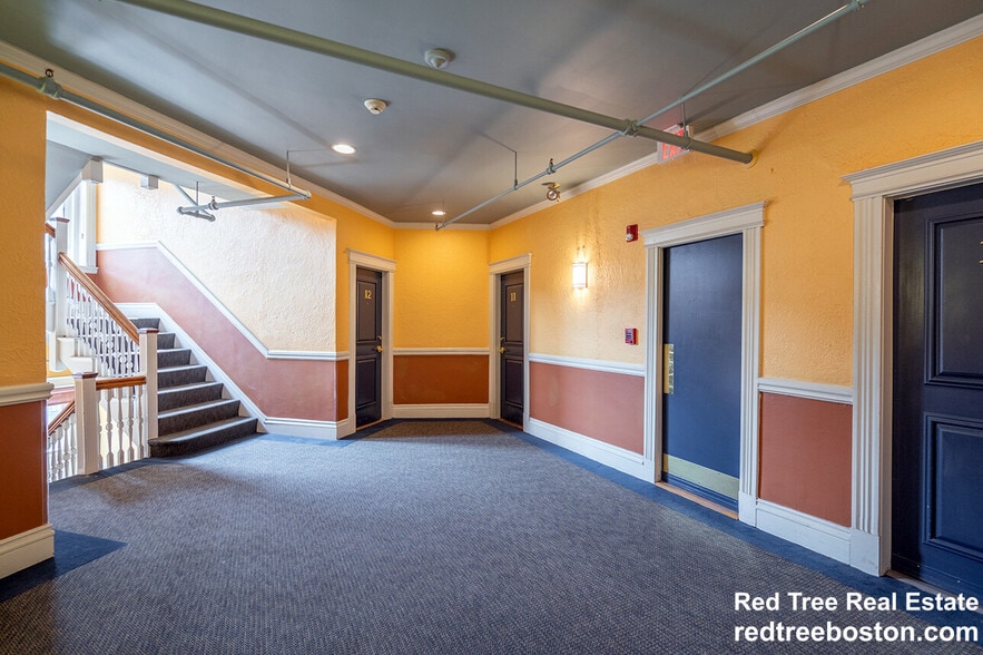 Building Photo - 16 Queensberry St