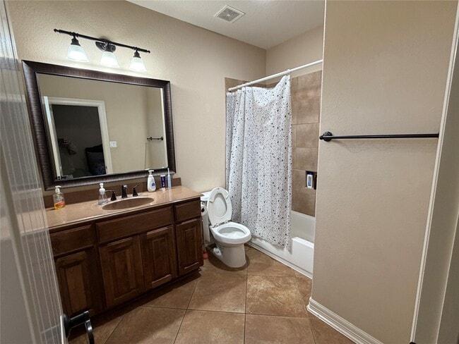 Building Photo - 28264 Rose Ln