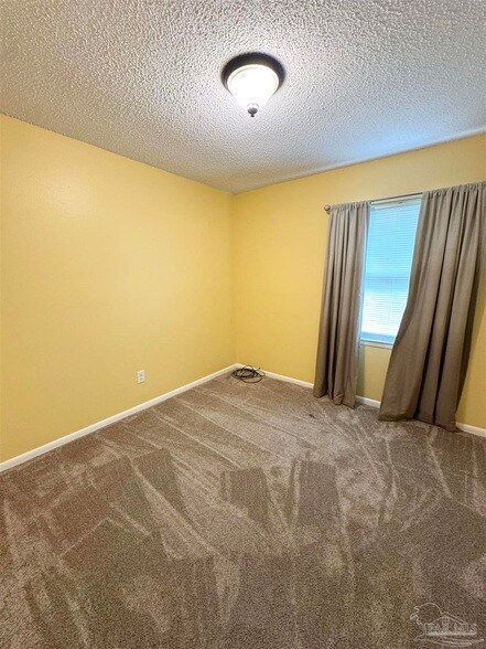 Building Photo - 6320 Denver Ave