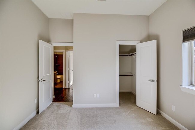 Building Photo - 17106 Rainier Creek Dr