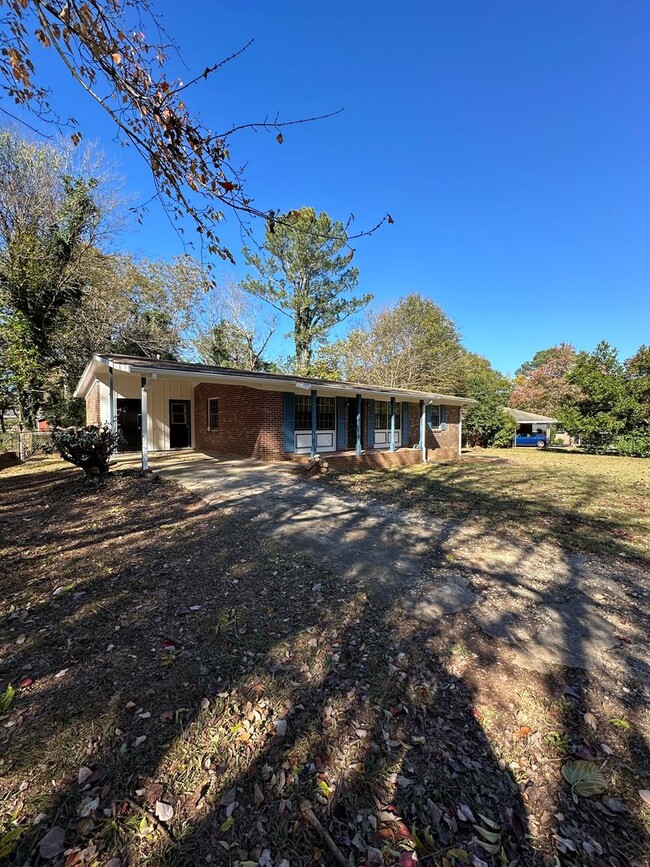 Building Photo - 3/2 Eastside Home that was just remodeled ...