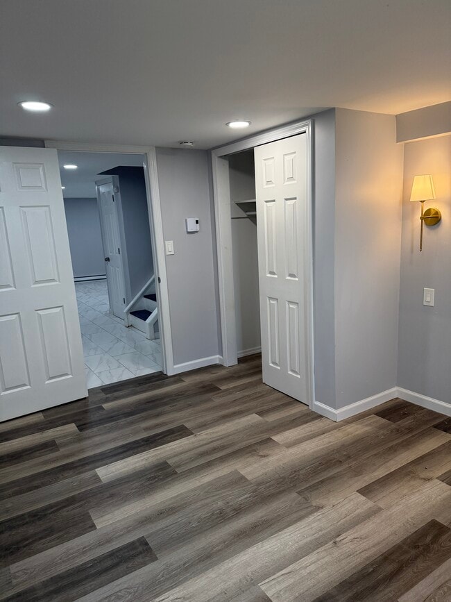 Building Photo - 26 2nd St