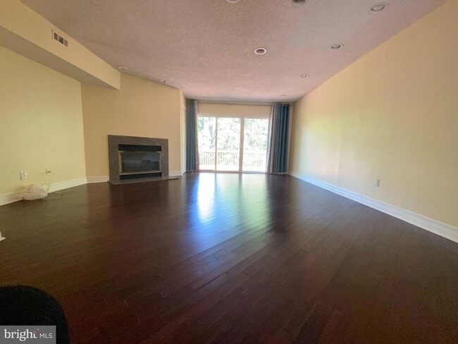 Building Photo - 326 Brigade Ct
