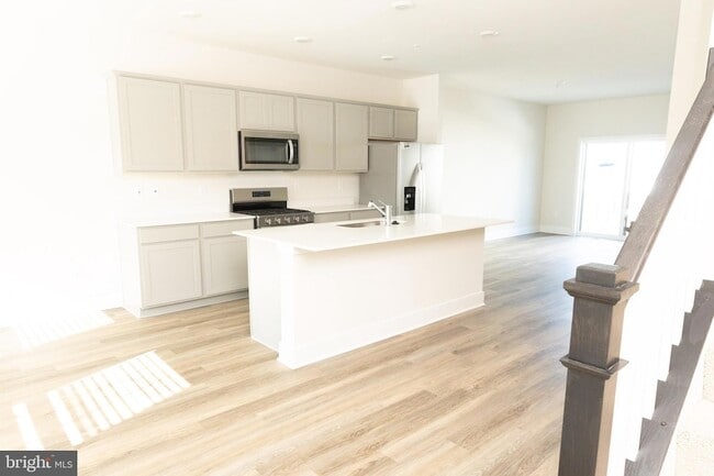 Building Photo - 10630 Meridian Hill Way