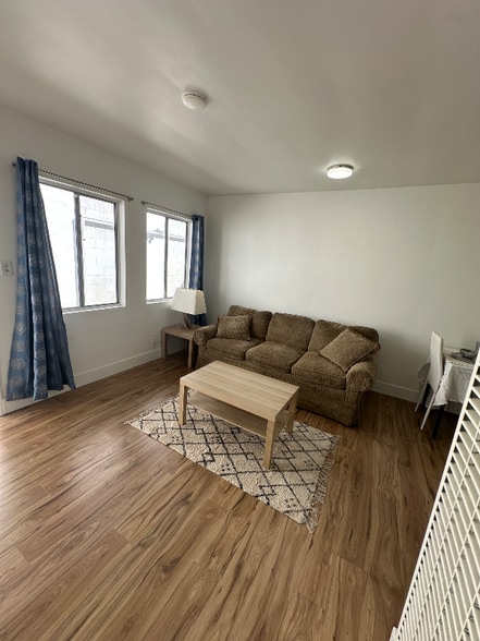 Building Photo - 13429 Beach Ave