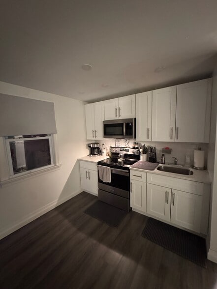 Building Photo - 10 Brompton Pl