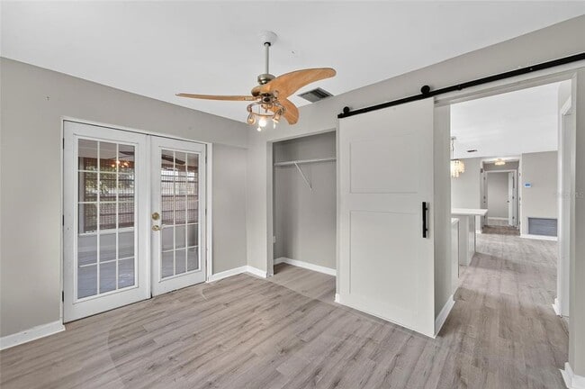 Building Photo - 2127 Scotland Dr