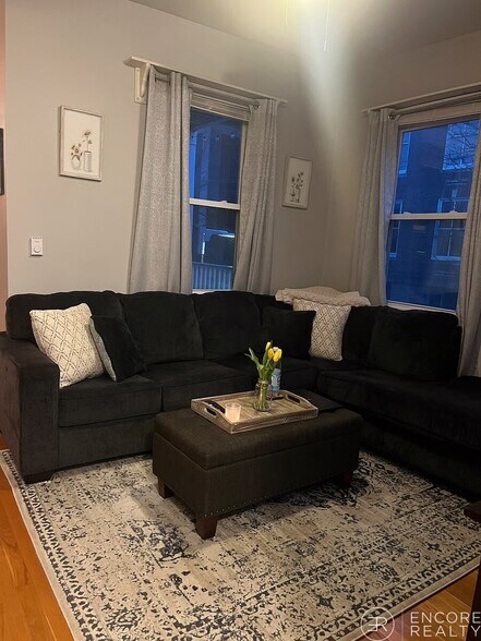 Primary Photo - 142 High St