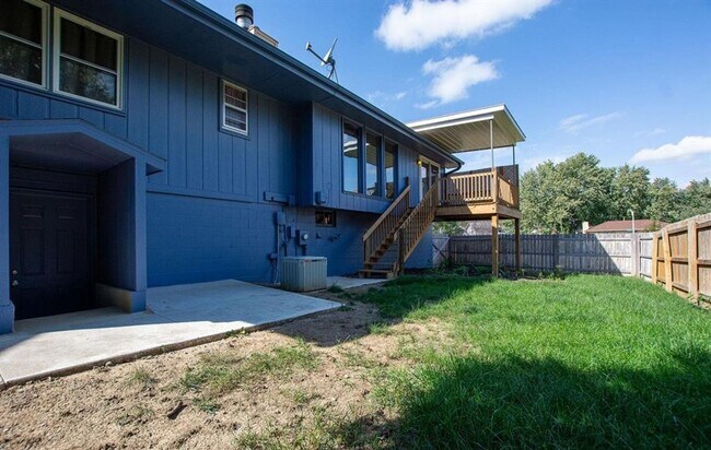 Building Photo - WELCOME HOME!