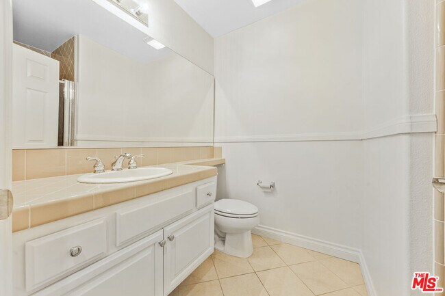 Building Photo - 2909 Venezia Ln