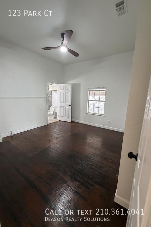 Building Photo - 123 Park Ct