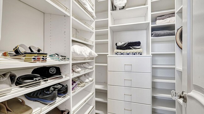 Building Photo - 3000 S Ocean Dr