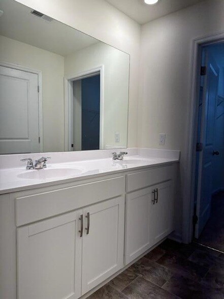 Building Photo - 3322 Harmony Ct NE