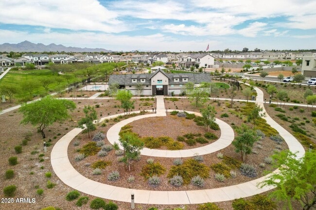 Building Photo - 4811 E Village Dr