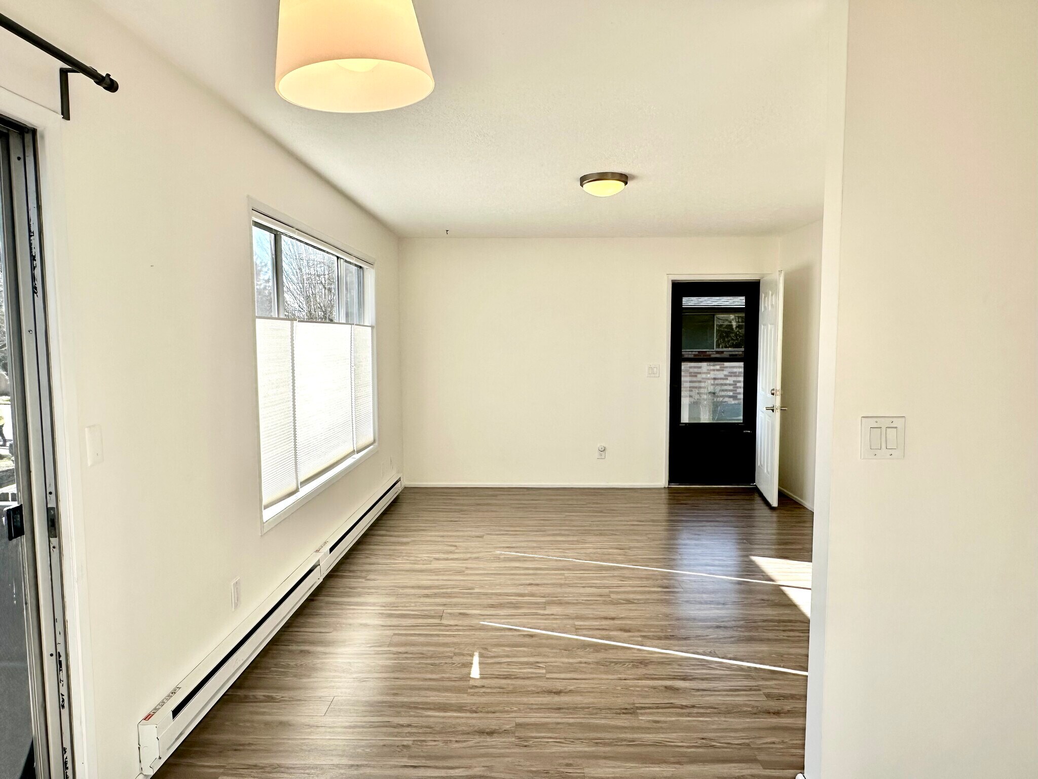 Building Photo - 4115 SE Raymond St