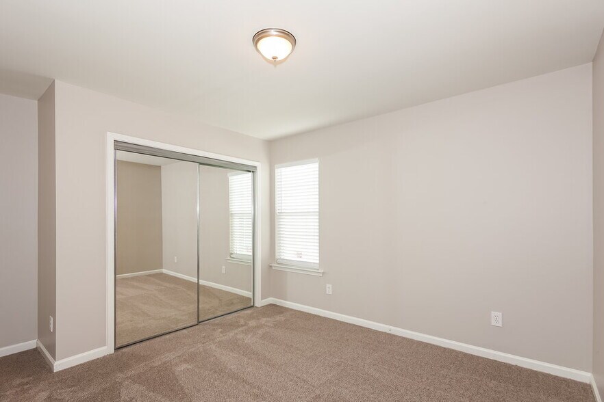 Building Photo - 6013 Spanish Moss Ln