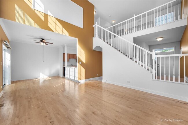 Building Photo - 827 Riding Ln