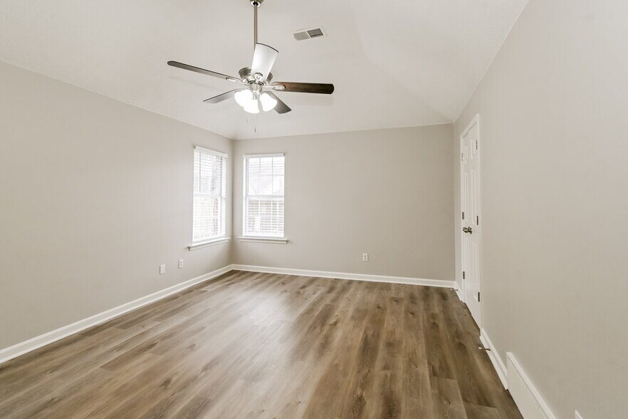 Building Photo - 2752 Misty Valley Dr