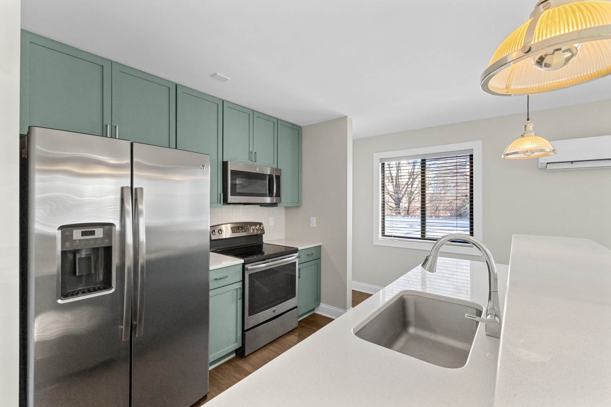 Building Photo - 705 W North St