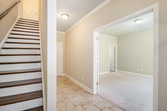 Building Photo - 612 Luckett Ct