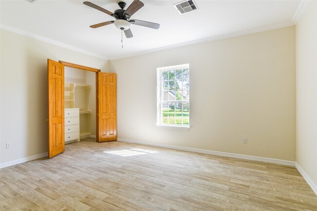 Building Photo - 12446 Willis Waukegan Rd