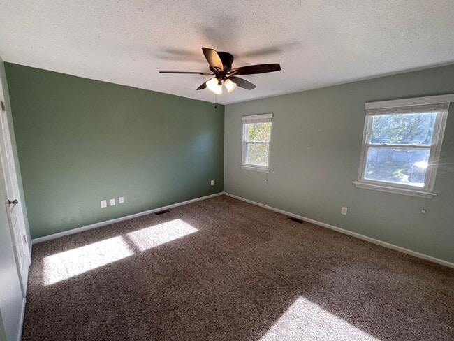 Building Photo - Virginia Beach Gem – 3 Bed, 2.5 Bath with Fenced Yard & Modern Upgrades