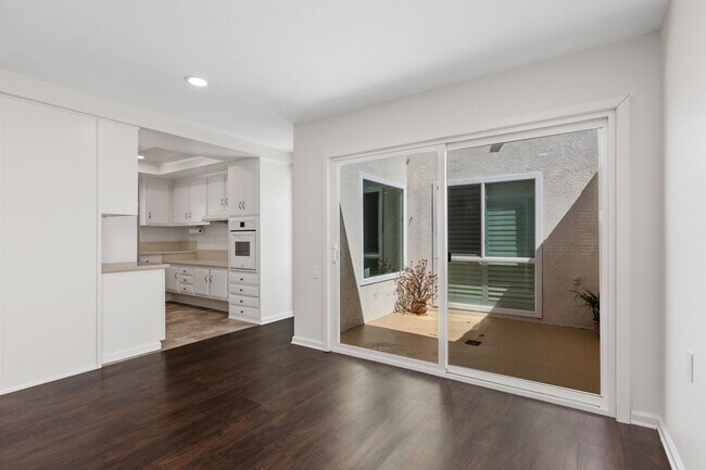 Building Photo - 2322 Via Puerta