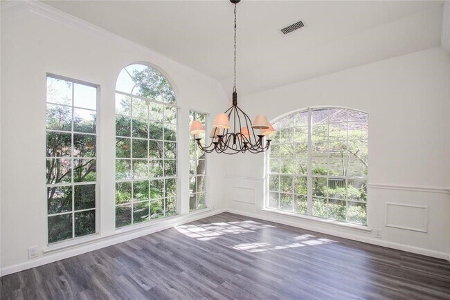 Building Photo - 19 S Dragonwood Pl