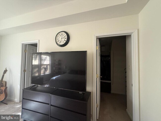 Building Photo - 8596 Wyngate Manor Ct