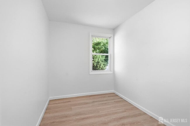Building Photo - 250 Brookside Ave