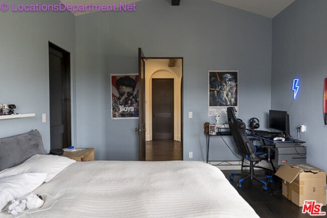 Building Photo - 5861 Ridgebrook Dr