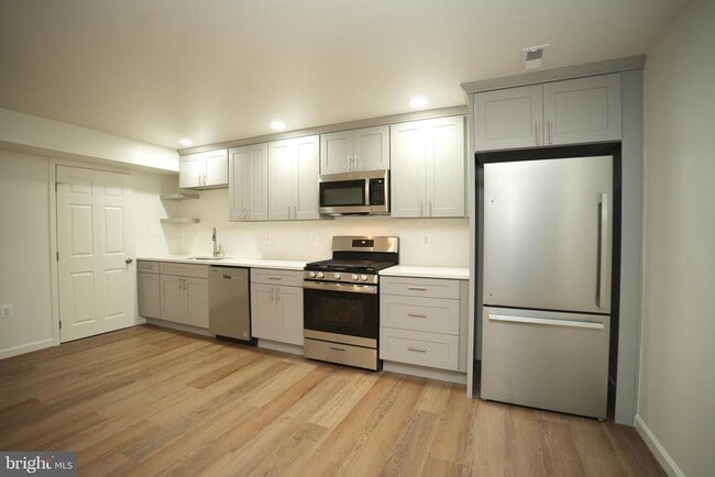 Building Photo - 22271 Goldenrod Dr