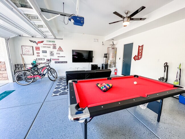 Building Photo - 4222 E Bonanza Rd