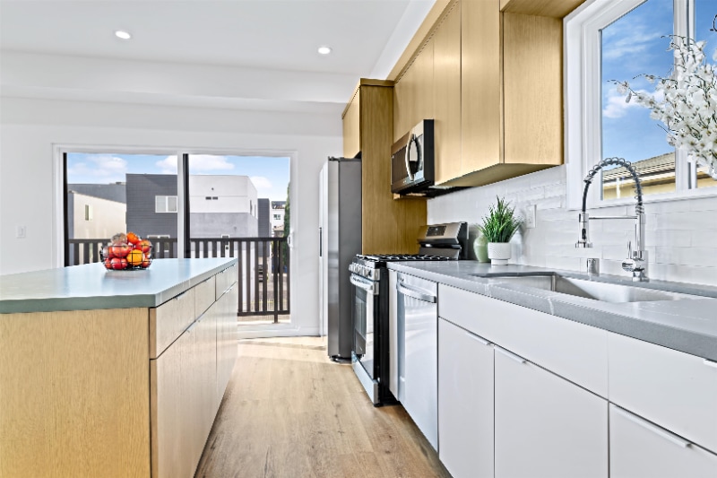 Building Photo - 522 1/2 N St Andrews Pl