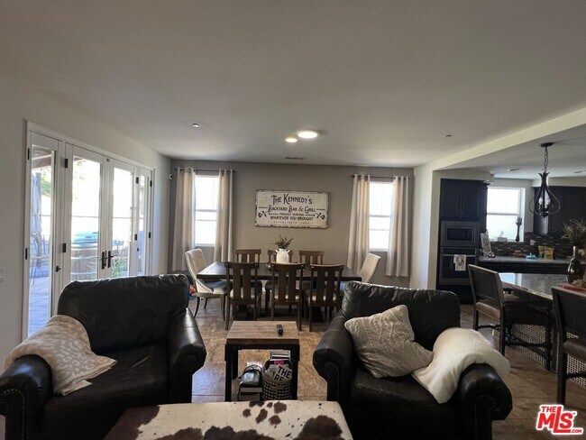 Building Photo - 22379 Driftwood Ct