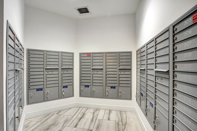 Building Photo - 110 N Federal Hwy