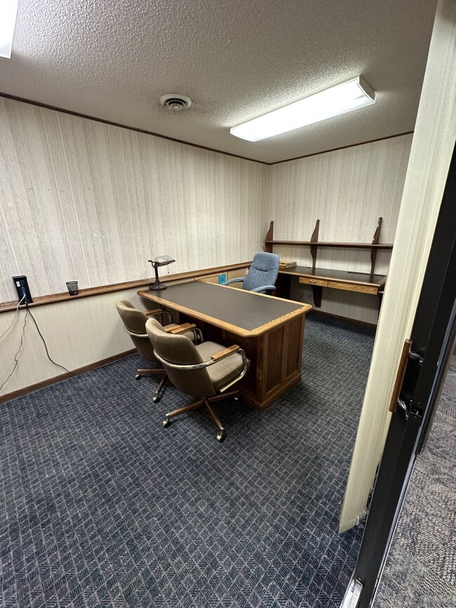 Building Photo - 121 W Lincoln Ave