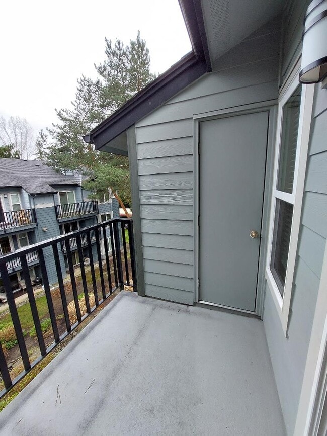 Building Photo - 11112 NE 124th Ln