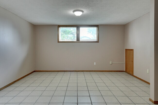 Building Photo - 2219 N 127th Cir